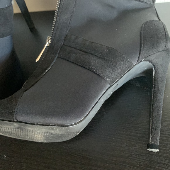 Cute booties - Picture 3 of 3